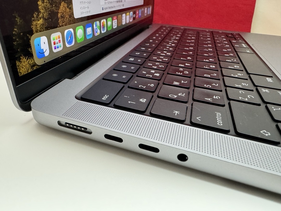 【中古美品】MacBookPro M1Max　14インチ スペースグレイ　64GB　2TB_画像8