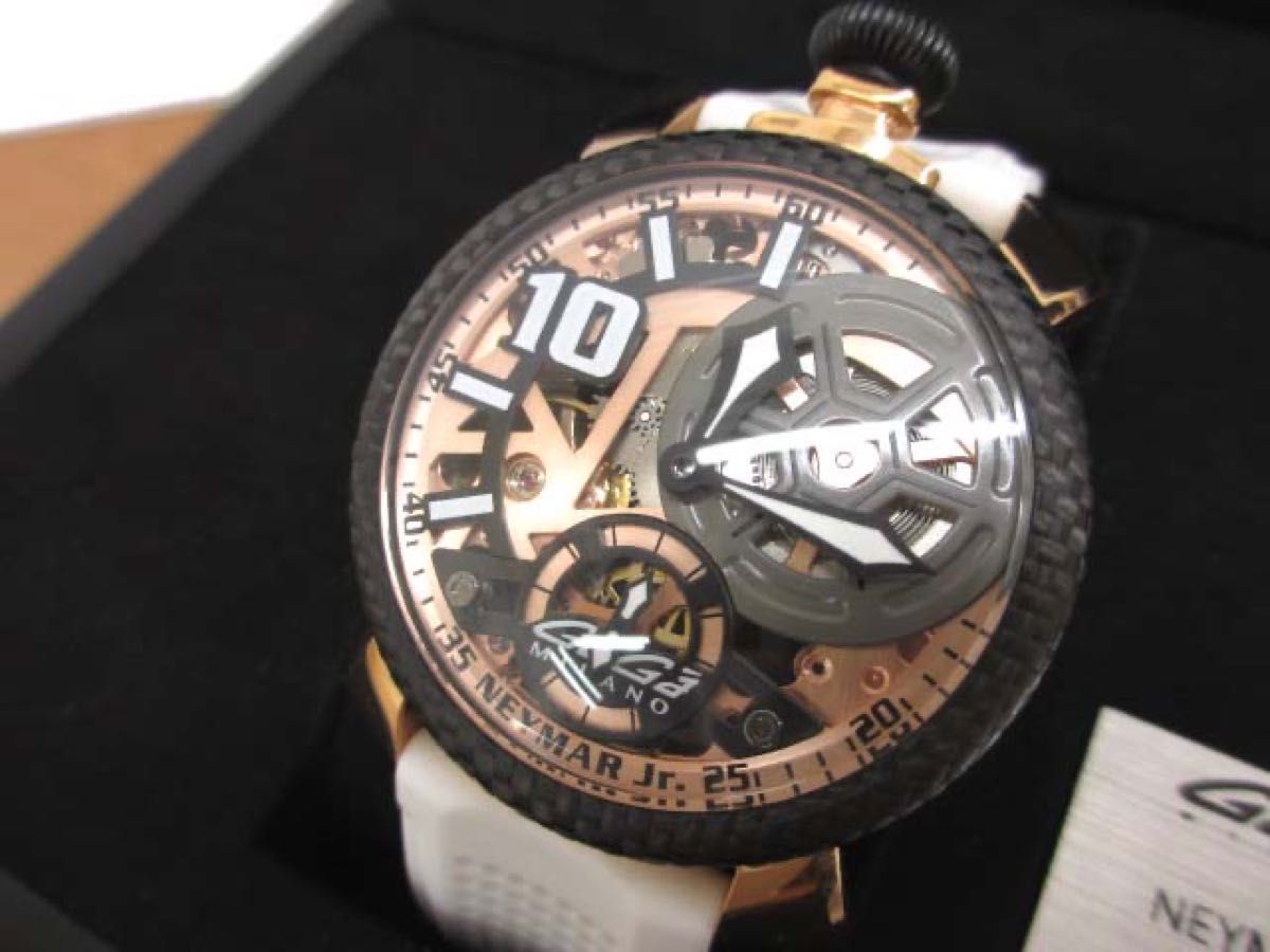 美品 ガガミラノ マヌアーレ48 ネイマールモデル 5511.NJ.02 手巻き 世界300本限定 メンズ腕時計 