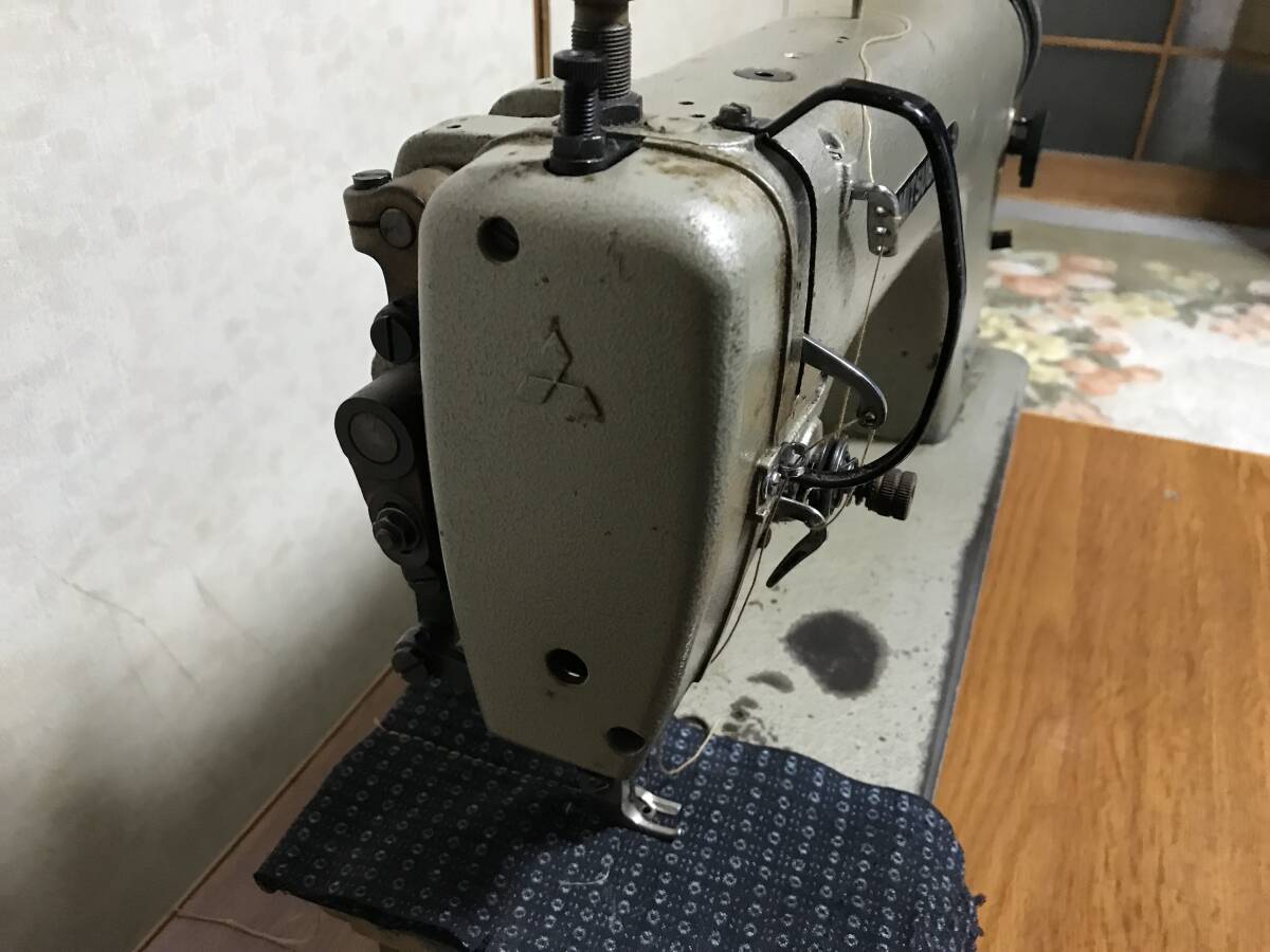 MITSUBISHI top and bottom sending sewing machine Mitsubishi sewing machine industry for junk leather . thickness thing .. for head 