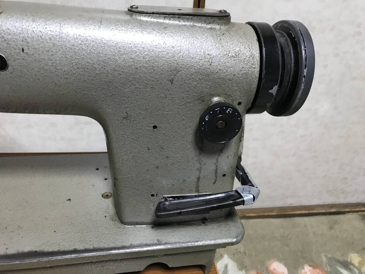 MITSUBISHI top and bottom sending sewing machine Mitsubishi sewing machine industry for junk leather . thickness thing .. for head 