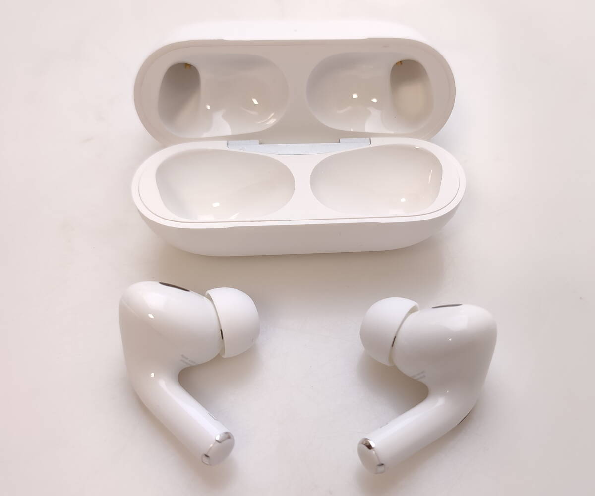 AirPods Pro 第2世代 MQD83J/A 美品中古 A2698 A2699 A2700の画像4