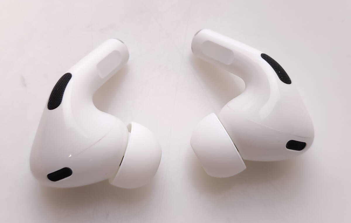 AirPods Pro 第2世代 MQD83J/A 中古美品 A2698 A2699 A2700の画像6
