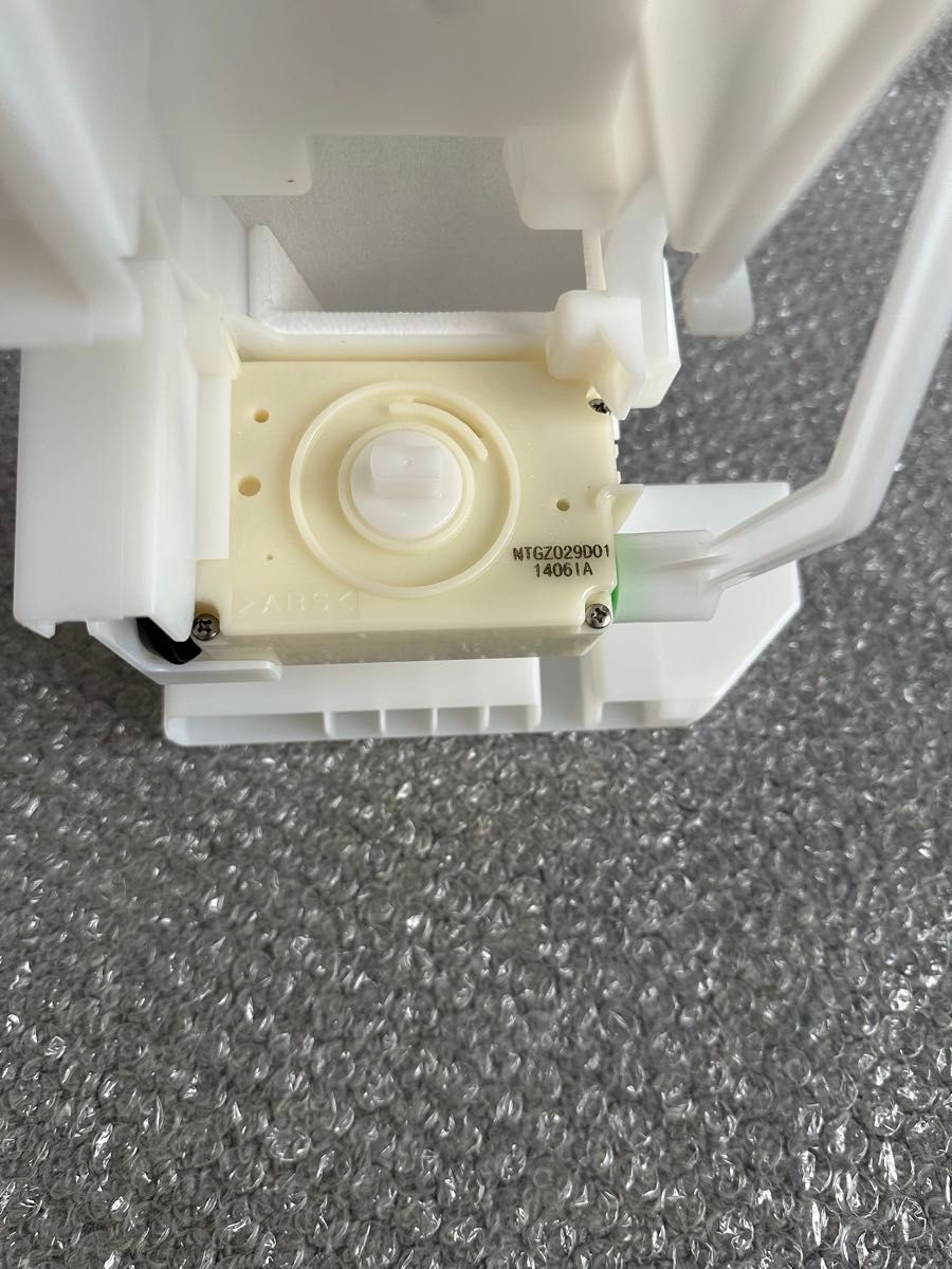 三菱電機冷蔵庫 MR-WX52G-C用 製氷機ユニット 製氷皿|Yahoo 三菱電機冷蔵庫 MR-WX52G-C用 製氷機ユニット 製氷皿|Yahoo