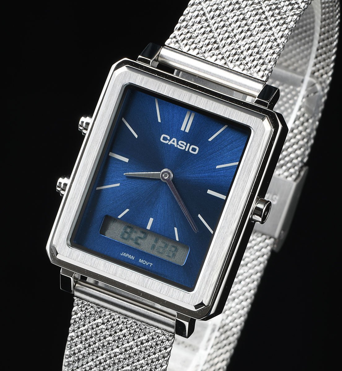 新品1円 逆輸入カシオ 腕時計 CASIO 美しいライトブルーメタリック レトロなデジアナ仕様 アラーム クロノグラフ メンズ ボーイズ 30m防水の画像6