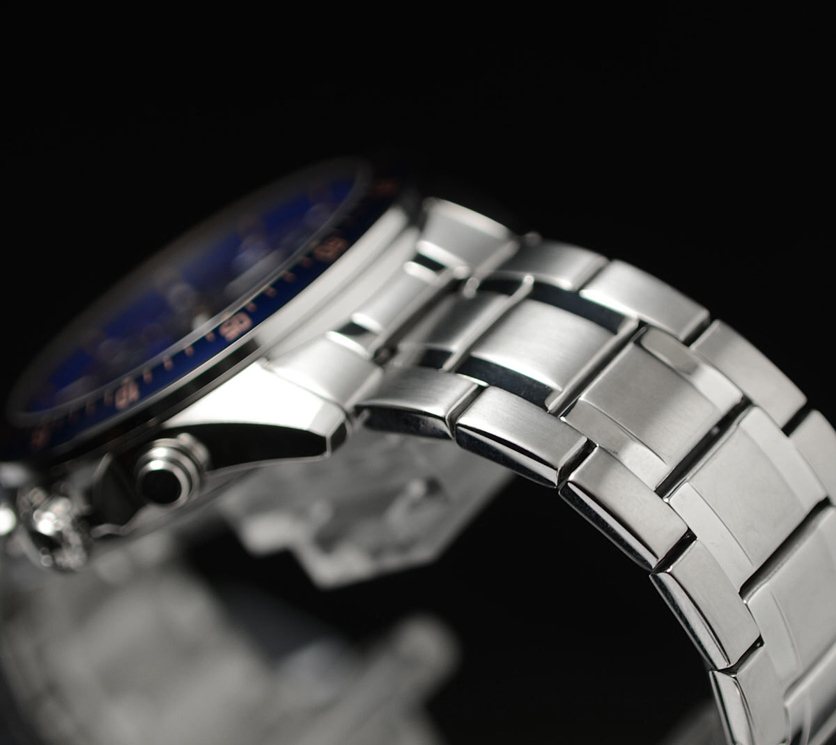 新品1円 カシオ逆輸入EDIFICEエディフィス欧米モデル 鮮烈ネイビーブルー 100m防水 クロノグラフ 腕時計 未使用 CASIO メンズ 1スタの画像5