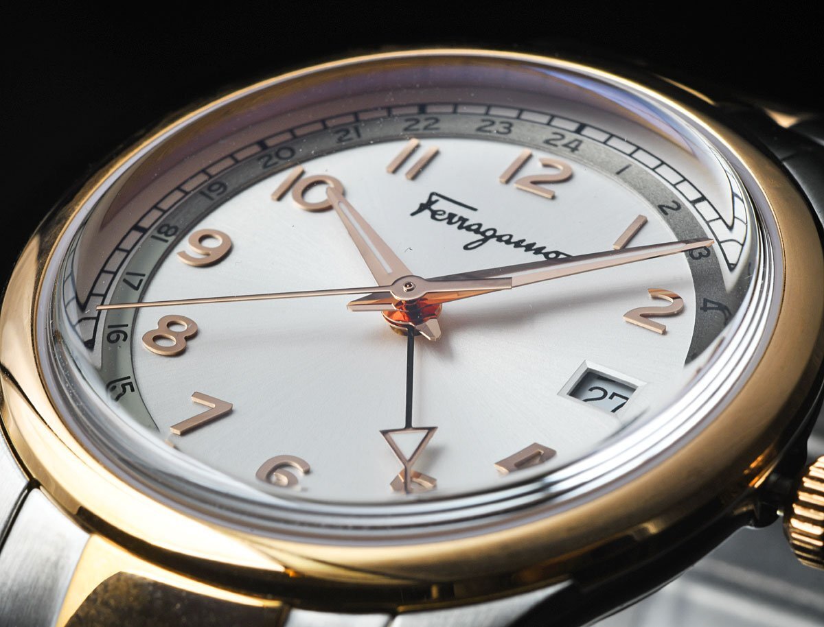 新品 フェラガモ高級イタリアブランド第2時間表示GMT機能付き スイス製 腕時計 50m防水 サファイアガラスFERRAGAMO メンズ 未使用 本物_画像3