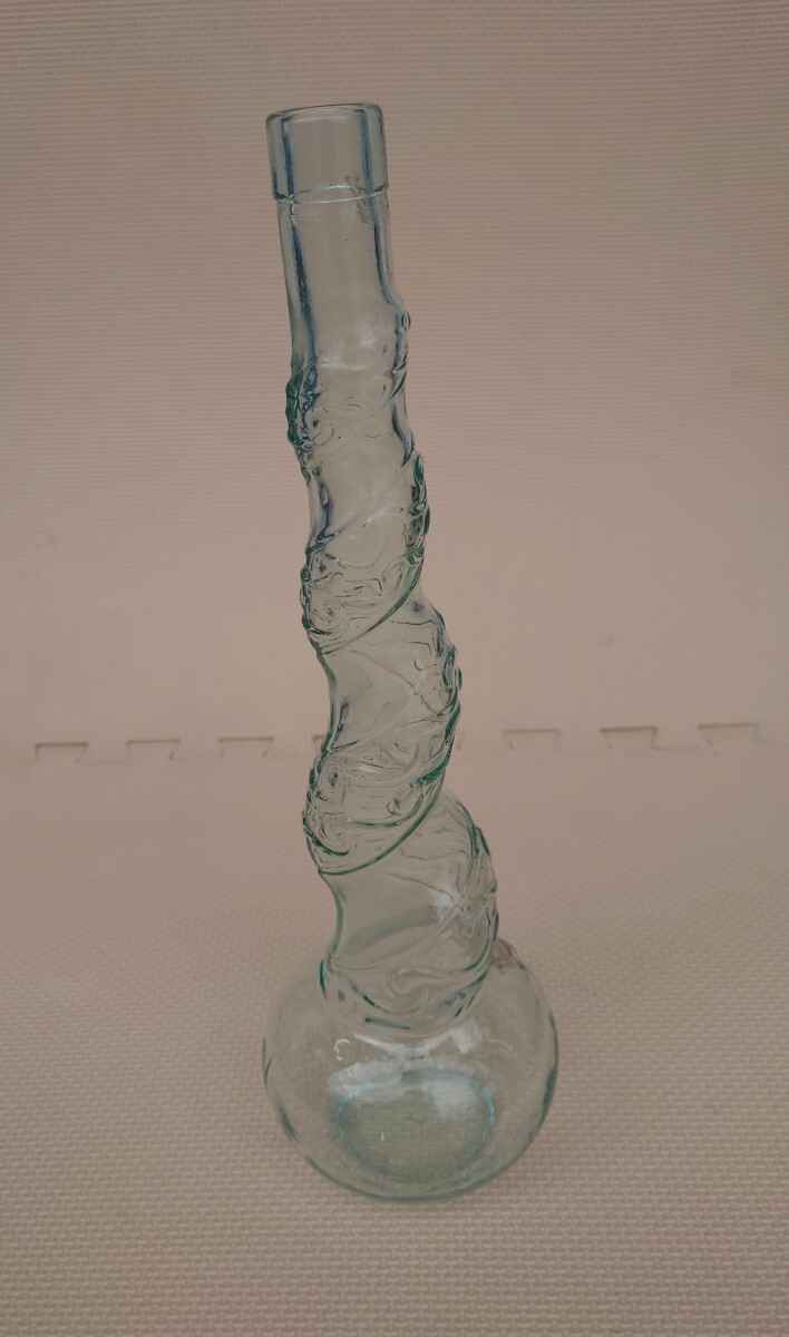 ガラス瓶 花瓶 花器 オブジェ 置物 一輪挿し インテリア 飾り ディスプレイ ガラス製 捻れ ねじれ レトロ ヴィンテージ フラワーベースの画像2