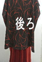 着物リメイク　ポンチョブラウス　チュニック　黒に朱模様　フリーサイズ　１点物　ハンドメイド_画像6