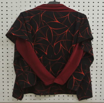 着物リメイク　ポンチョブラウス　チュニック　黒に朱模様　フリーサイズ　１点物　ハンドメイド_画像8