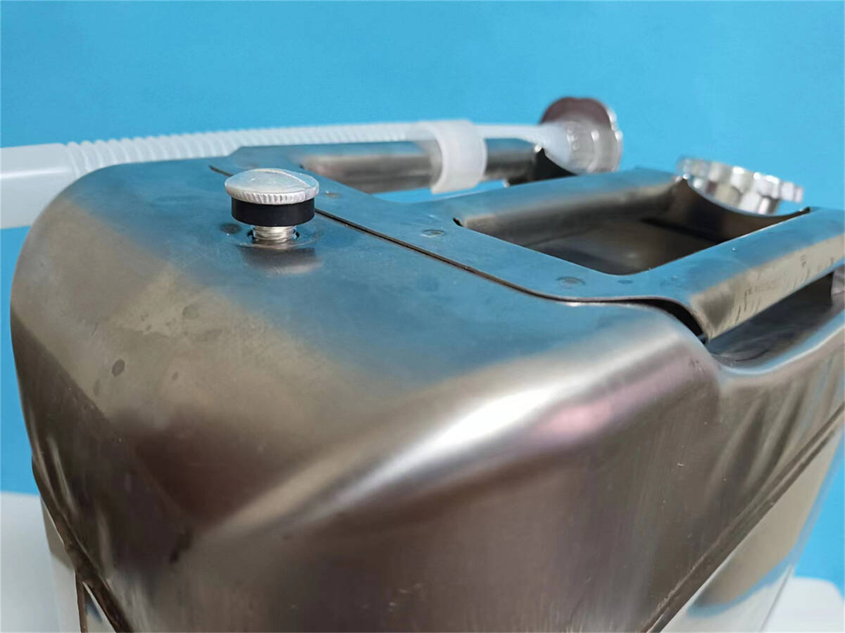 20L vertical diesel . kerosene gasoline tank kerosene can portable can stainless steel steel silver 