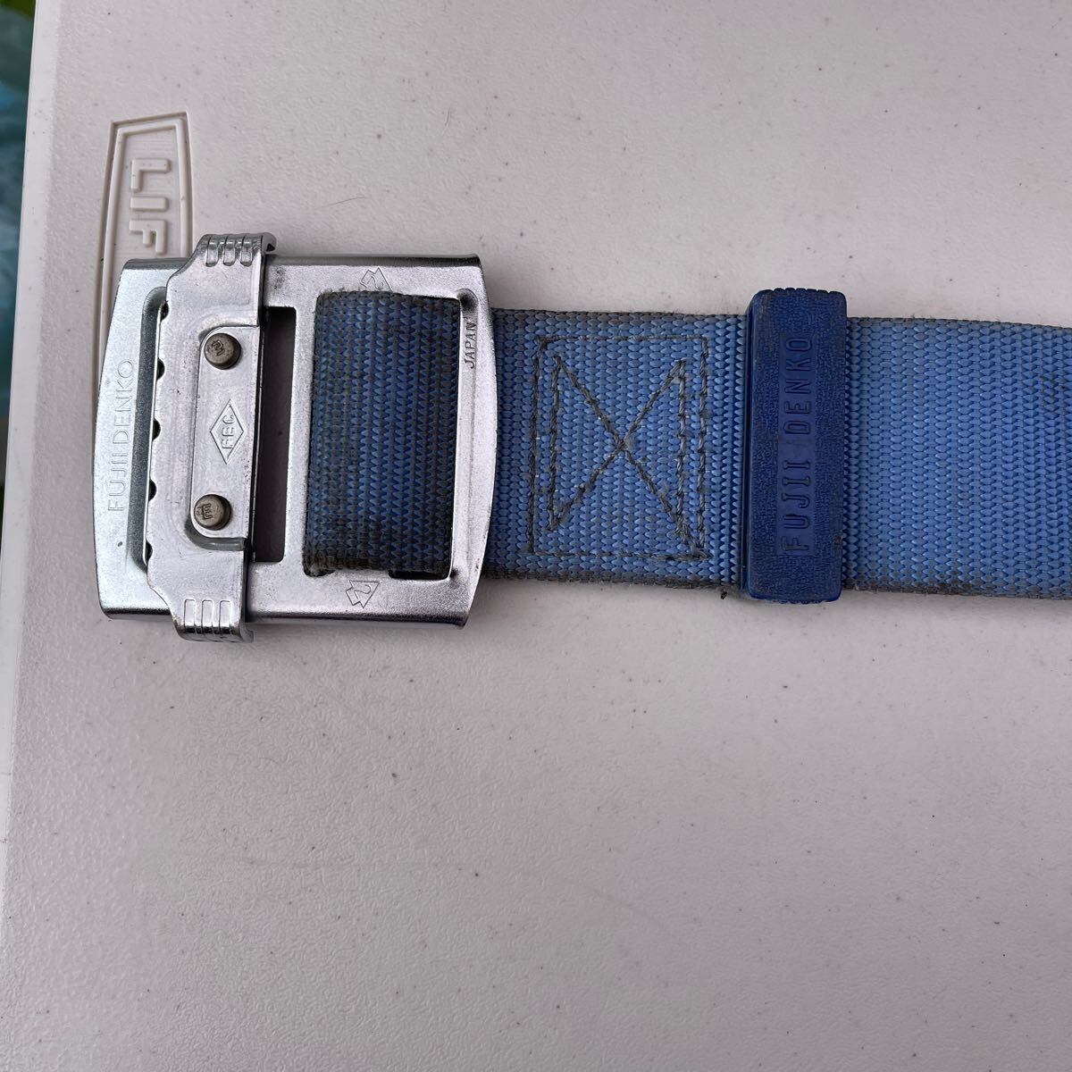  safety belt belt wistaria . electrician belt length approximately 115. small of the back pad Koo 10