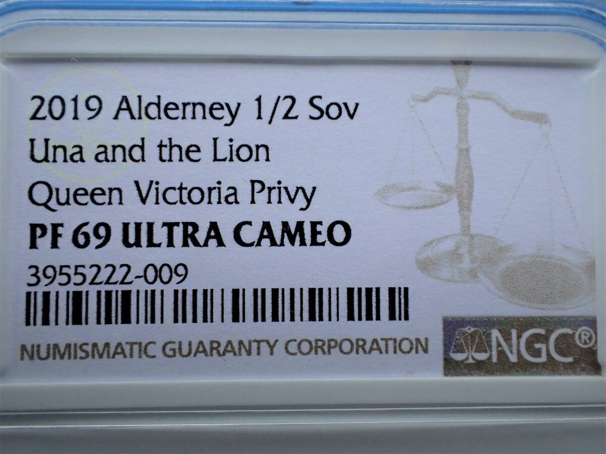 2019年 英国領 オルダニー ウナとライオン Una and the Lion プルーフ ハーフソブリン 金貨 24金 NGC PF69 UCAM の画像3