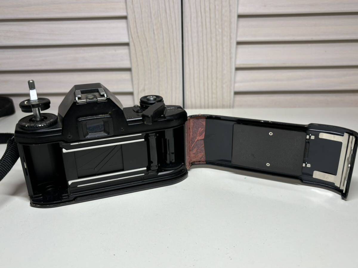 Nikon EM 一眼レフカメラ レンズ NIKKOR 20mm 1:3.5 ボディ ブラック セット ジャンクニコン Nikon / ニコン / NIKKOR の画像4