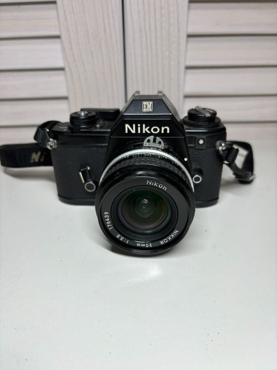Nikon EM 一眼レフカメラ レンズ NIKKOR 20mm 1:3.5 ボディ ブラック セット ジャンクニコン Nikon / ニコン / NIKKOR の画像1