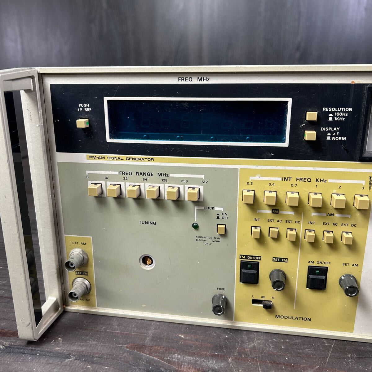 e3154 National ナショナル FM/AM signal generator VP-8180A シグナルジェネレーター _画像2