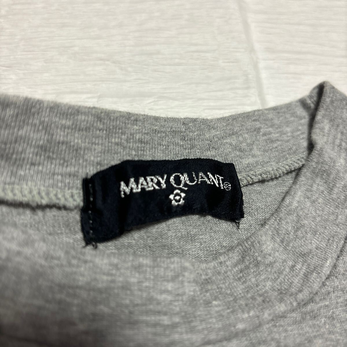 匿名配送 送料無料 MARY QUANT マリークワント Tシャツ キッズ ガールズ 150 半袖 グレー バックプリント 花柄 クロップド トップス 古着
