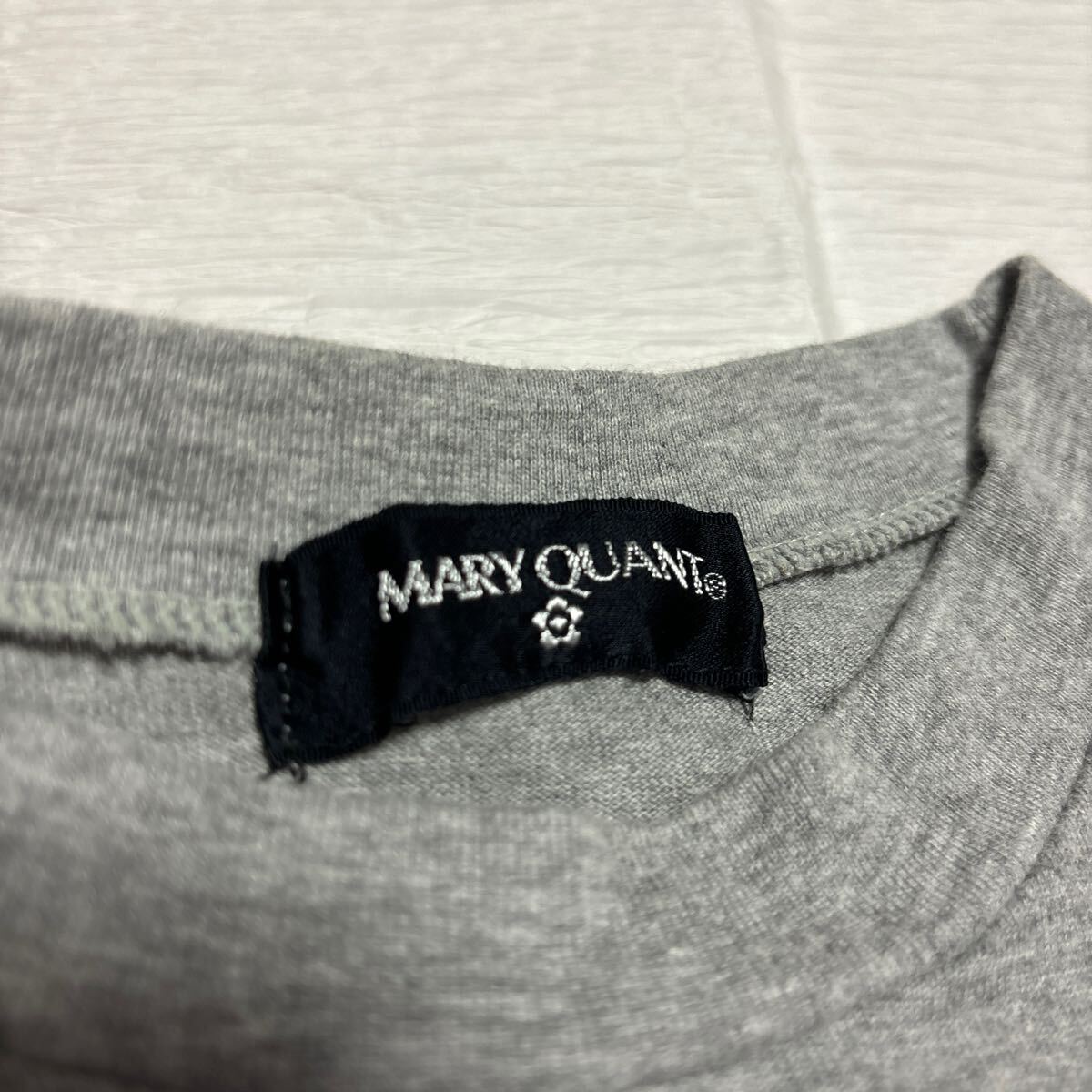 匿名配送 送料無料 MARY QUANT マリークワント Tシャツ キッズ ガールズ 150 半袖 グレー バックプリント 花柄 クロップド トップス 古着_画像3