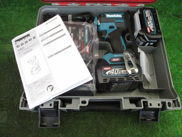 * Makita (Makita) 40v rechargeable impact driver TD003GRAX battery (BL4020×2 piece )* charger (DC40RA)* case attaching *