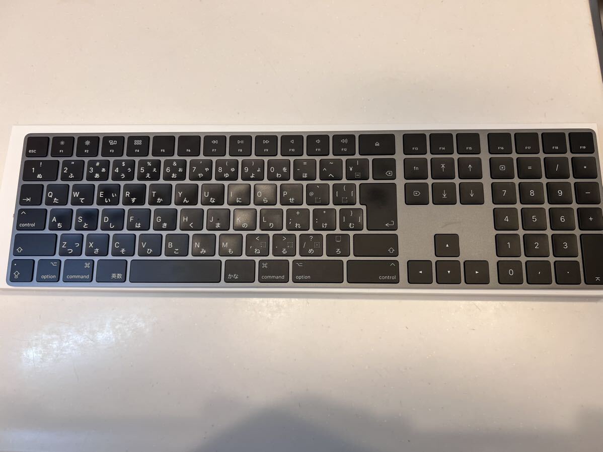 Apple Magic Keyboard テンキー付き スペースグレイの画像2