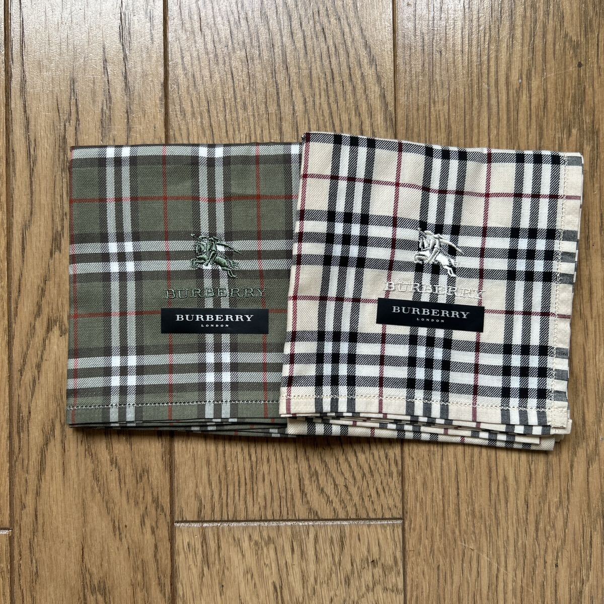 バーバリー BURBERRY LONDON■未使用 ハンカチ 2枚セット■メンズ 大判 定番 ノバチェック柄 ホース刺しゅう■ベージュ カーキの画像1