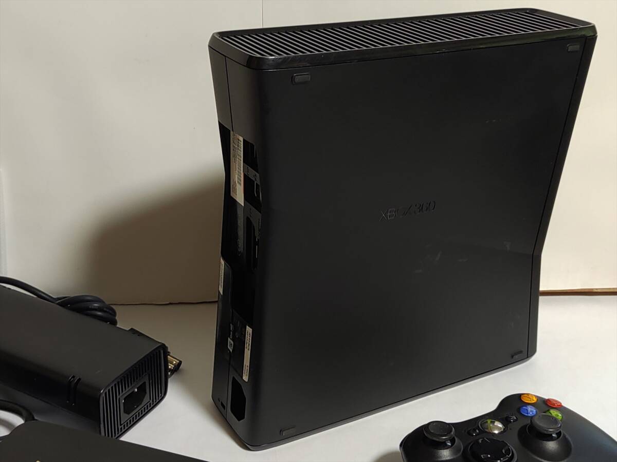 芸能人愛用 Xbox360 S (Corona 日本語化 動作OK 付属品付 RGH SSHD 3TB+1TB Xbox360本体