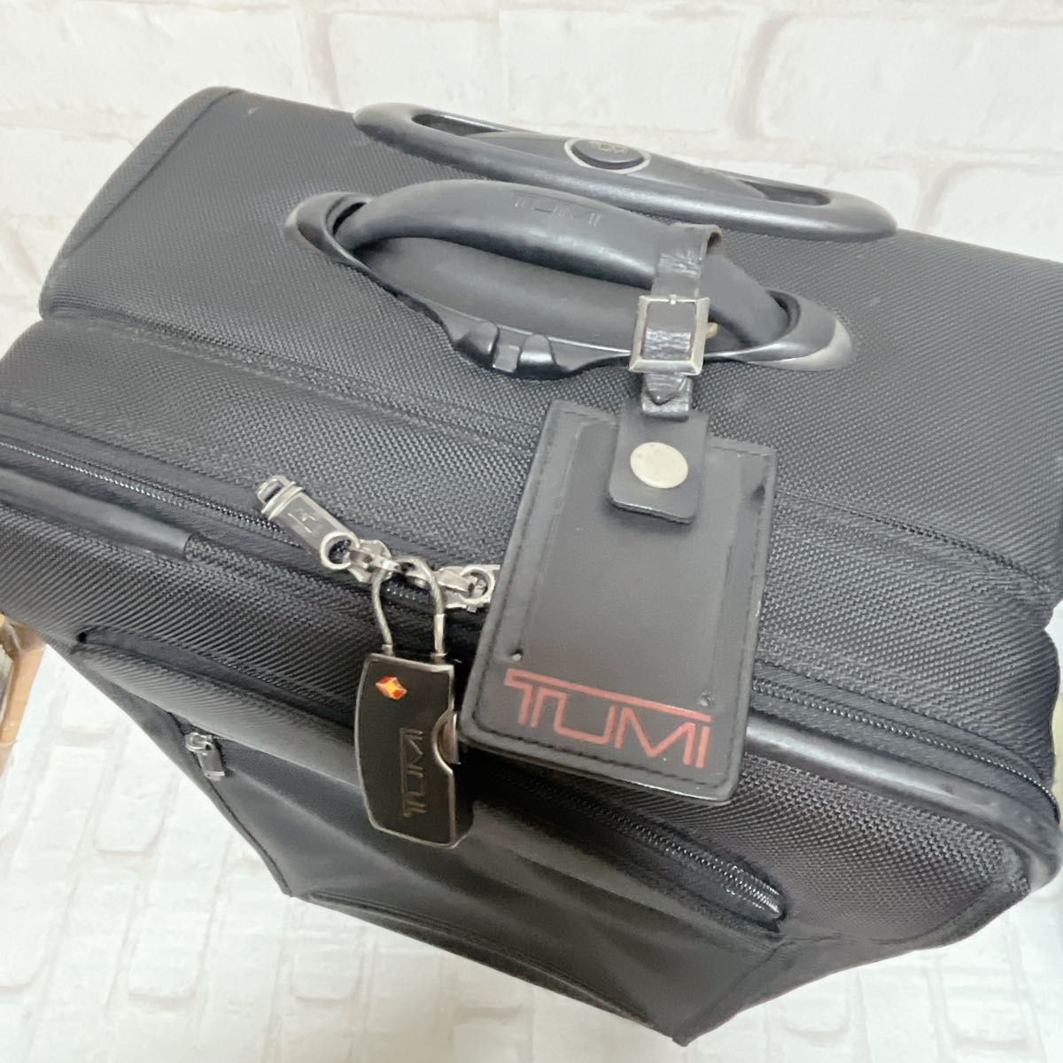 TUMI キャリー　スーツケース　22022D4 2輪　拡張機能付　67L