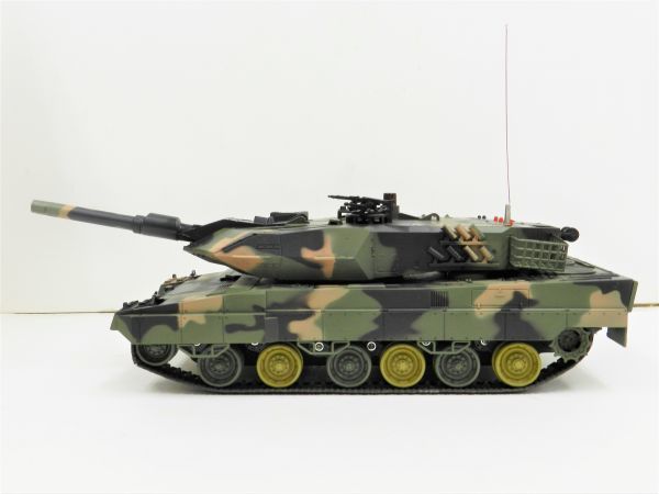 割引購入 【塗装済み完成品 赤外線バトルシステム付 3809-1/2 A5 レオパルト2 ドイツ 戦車ラジコン 1/24 2.4GHz HengLong 対戦可能】 戦車、軍用車両