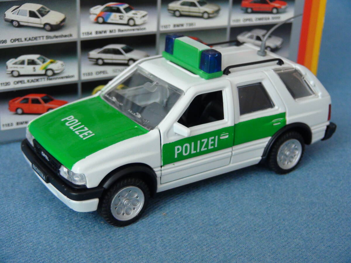 【希少】1990年代古い独GAMAガマ1/43オペル・フロンテラ4WD/いすず初代ミュー・ウィザードSUV・POLIZEIドイツポリスカー美品/箱付の画像1