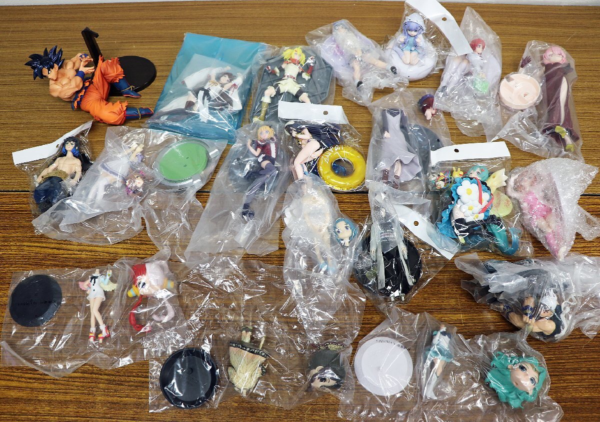 M◇中古品◇箱なしフィギュア 20点 まとめてセット 鬼滅の刃/Qposket/ラム/ウマ娘/アルベド/初音ミク/彼女お借りします 他 ※箱欠品の画像1