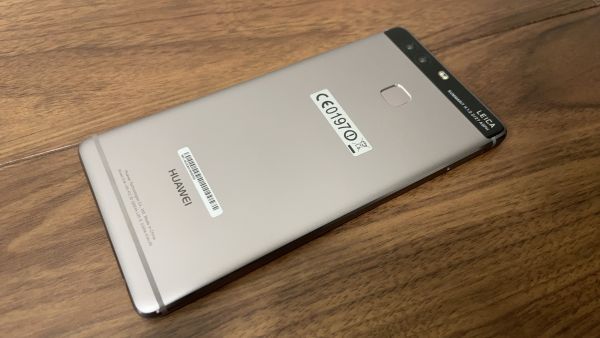 HUAWEI P9 EVA-L09 simフリー Android スマホ 【5245】_画像3