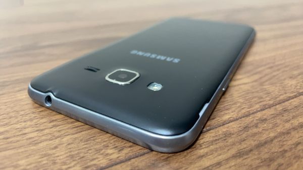 Samsung Galaxy J3 SM-J320FN simロック解除済み Android スマホ au 【5474】_画像6