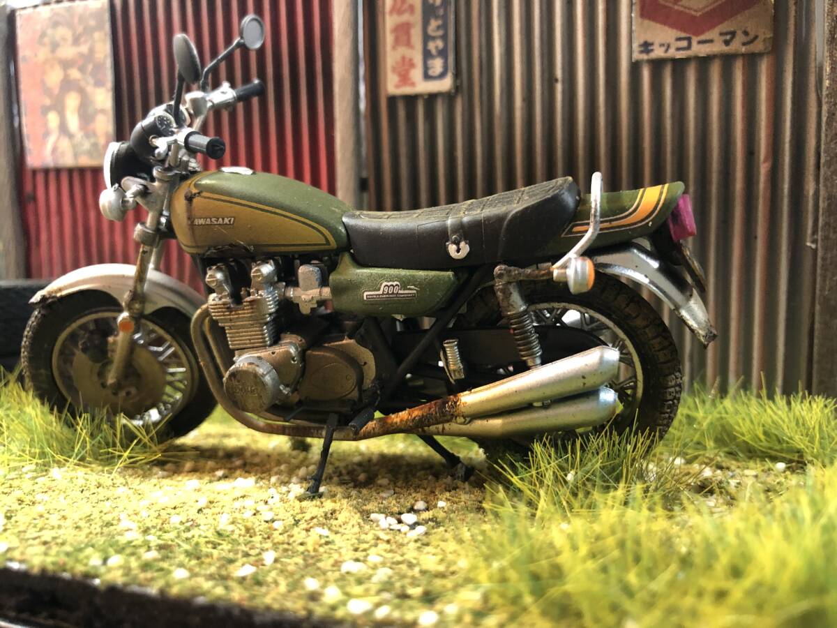 錆塗装 1/24 カワサキ Z1 900 イエローボール 昭和レトロな風景 旧車 自作ジオラマ完成品 ケース付の画像3