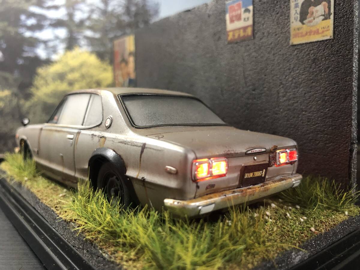 昭和レトロな風景 1/32 ニッサン スカイライン 2000GTR ハコスカ LEDライトアップ 旧車 自作ジオラマ完成品 ケース付_画像3