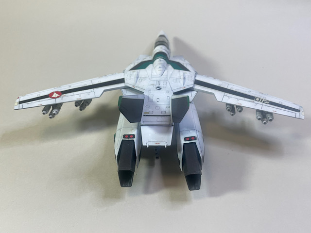 * Hasegawa 1/72 No.1 VF-1A bar drill - persimmon cape machine painted final product 