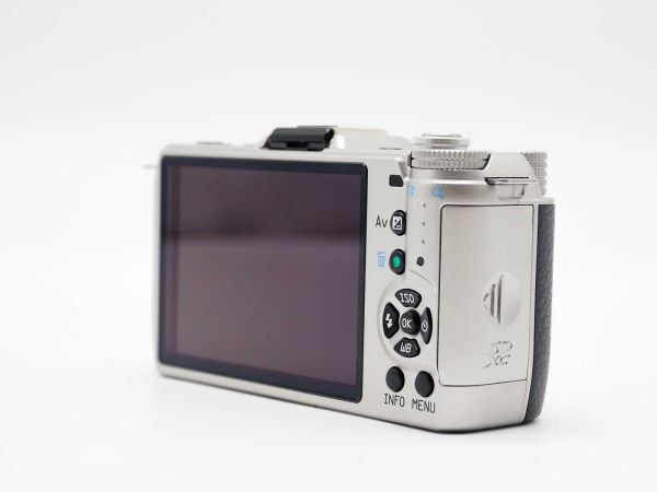 ペンタックス PENTAX Q7 Silver 12.4 MP Digital Camera 02 Lens [美品] #Z1068A_画像8