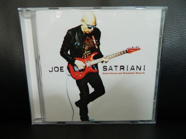 (17)  Joe Satriani  / BLACK SWANS AND WORMHOLE WIZARDS   輸入盤  ジャケ、経年の汚れあり  の画像1
