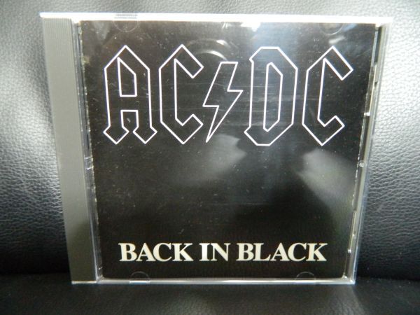 (33)　 AC/DC　　/　　BACK IN BLACK　　 　　日本盤　　ジャケ、日本語解説 経年の汚れあり_画像1