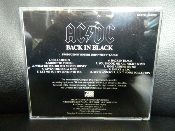 (33)　 AC/DC　　/　　BACK IN BLACK　　 　　日本盤　　ジャケ、日本語解説 経年の汚れあり_画像3