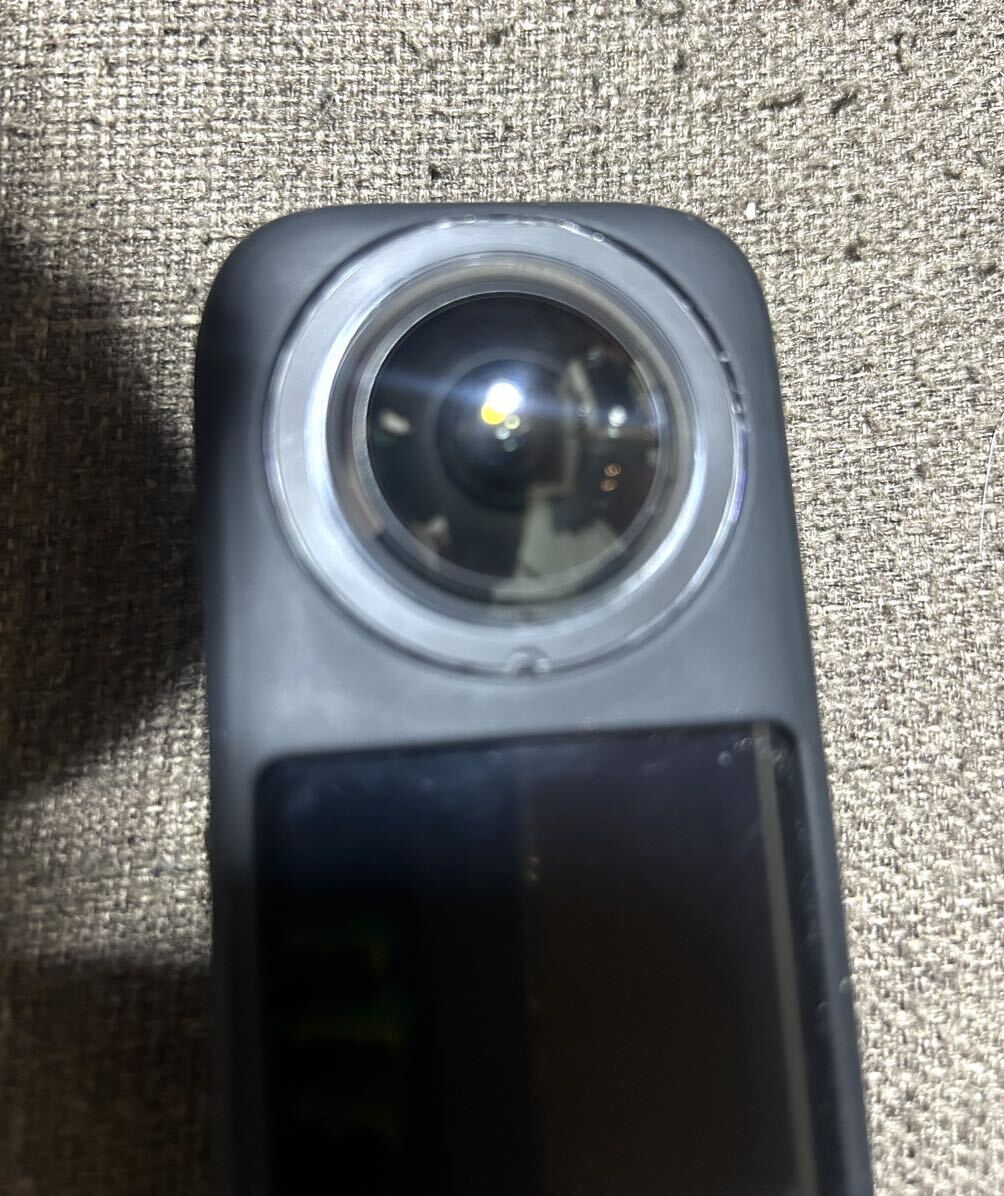 【Insta360 X3】ブラック 箱無し 取説なし 豪華おまけ付き 512GBカード バッテリー3個 バッテリー充電器 自撮り棒 保護レンズ 保護フィルムの画像5