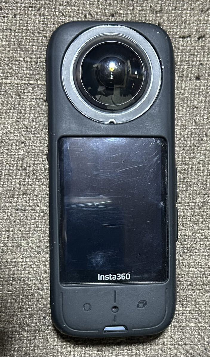 【Insta360 X3】ブラック 箱無し 取説なし 豪華おまけ付き 512GBカード バッテリー3個 バッテリー充電器 自撮り棒 保護レンズ 保護フィルムの画像2