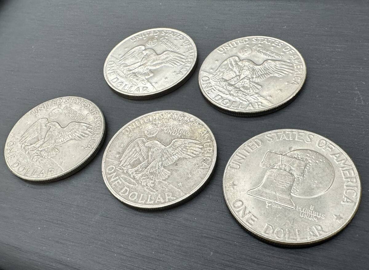 【E2010～2023AM】アメリカ硬貨 1ドル コイン アイゼンハワー イーグル4枚、建国200年記念 ベル1枚 1971-1977年 5枚まとめ 大型コイン の画像3