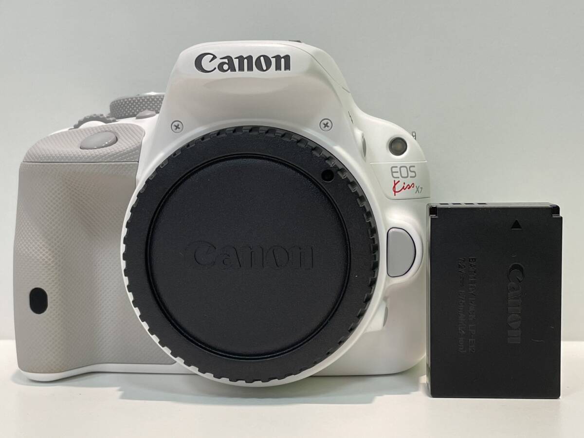 【B14161CK】極美品 Canon キャノン EOS Kiss X7 ダブルレンズキット 40mm 18ー55mm デジタル 一眼レフカメラ SD8GB付 シャッター回数20回の画像2