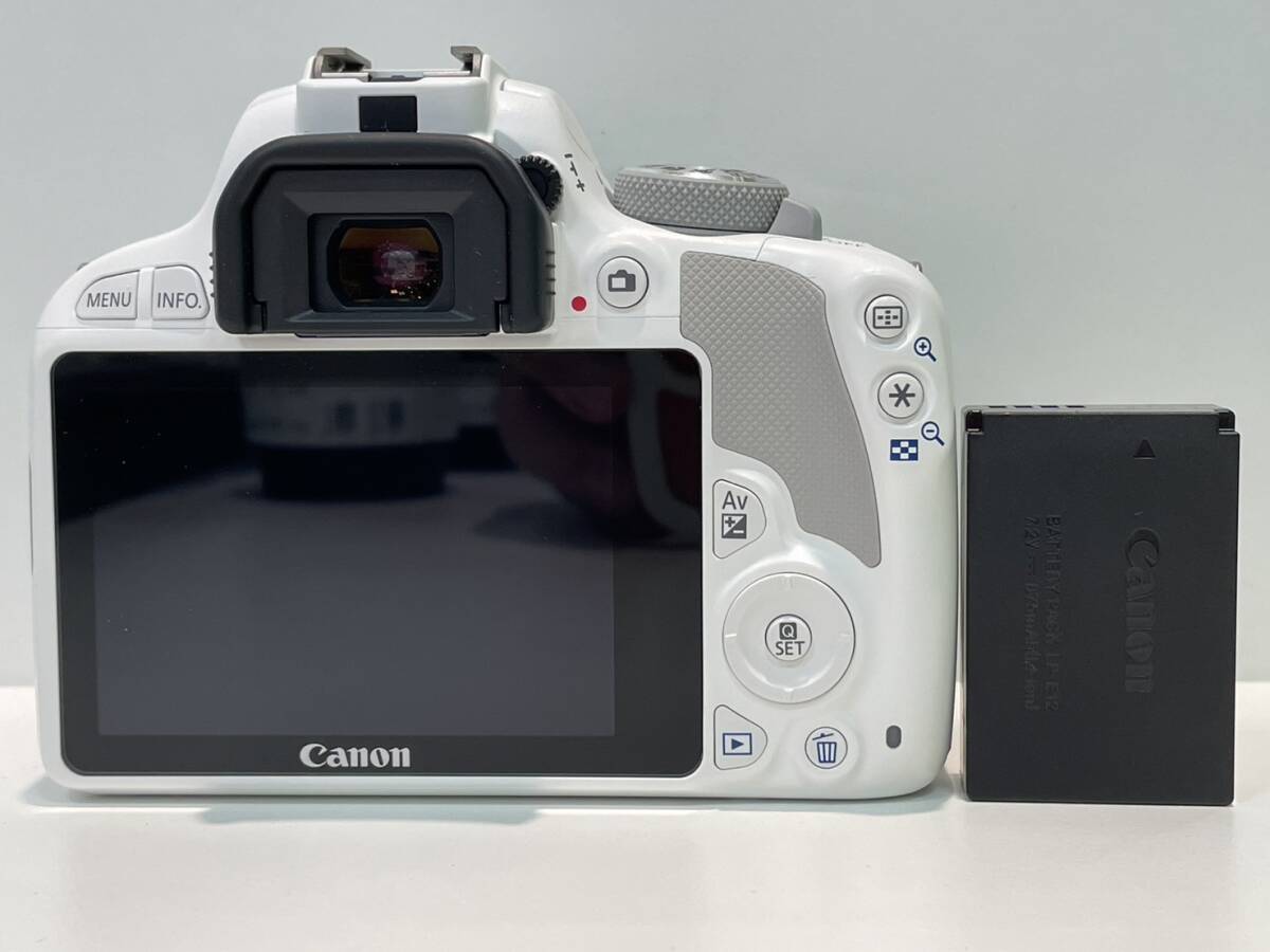 【B14161CK】極美品 Canon キャノン EOS Kiss X7 ダブルレンズキット 40mm 18ー55mm デジタル 一眼レフカメラ SD8GB付 シャッター回数20回の画像3