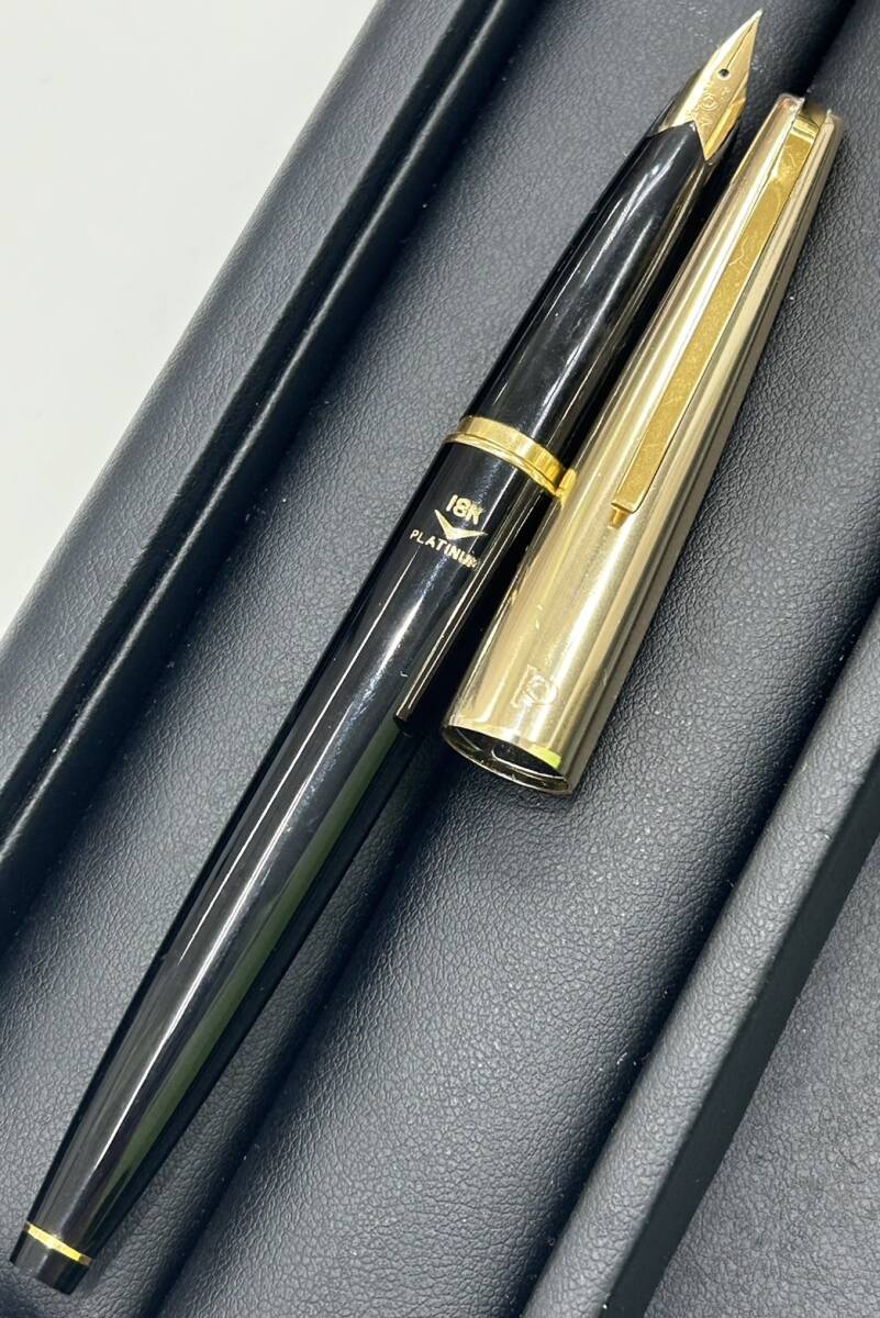 【D2845SS】PLATINUM プラチナ 万年筆 18K 細字 ゴールドカラー ブラック 筆記具 ペン コレクションの画像1