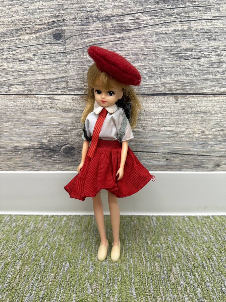 【E1968AM】タカラトミー リカちゃん ジェニー 他 着せ替え 人形 洋服 6体 おまとめ の画像2