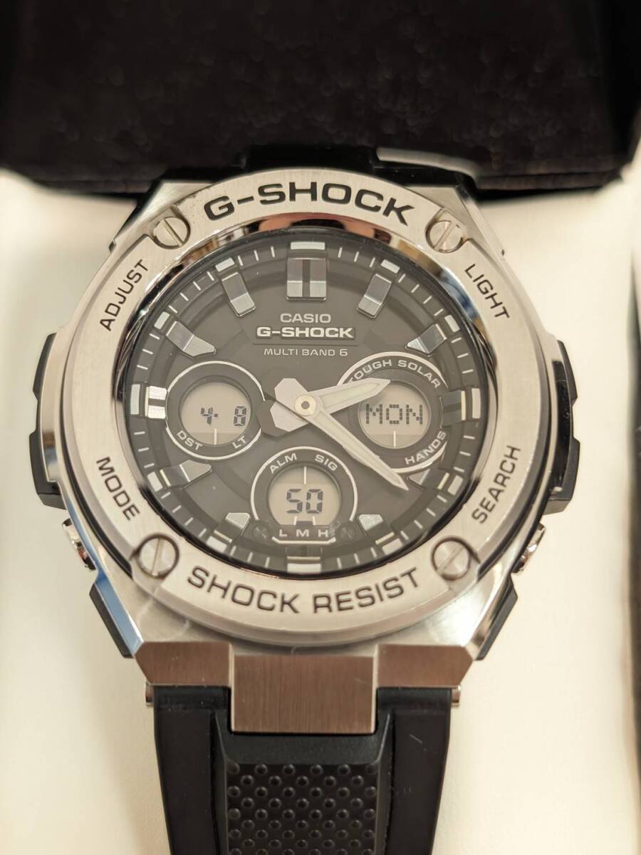 【B14138AK】美品 CASIO カシオ G-SHOCK ジーショック G-STEEL GST-W310-1AJF 電波ソーラー 箱 説明書 稼働品 メンズ 腕時計の画像8