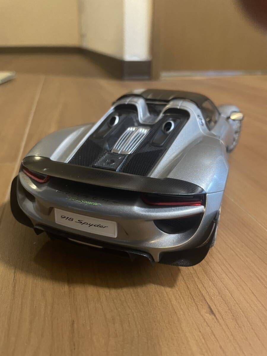 海外の方も オートアート社製 ポルシェ918スパイダー 1/18スケール ダイキャスト製ミニカーの画像3