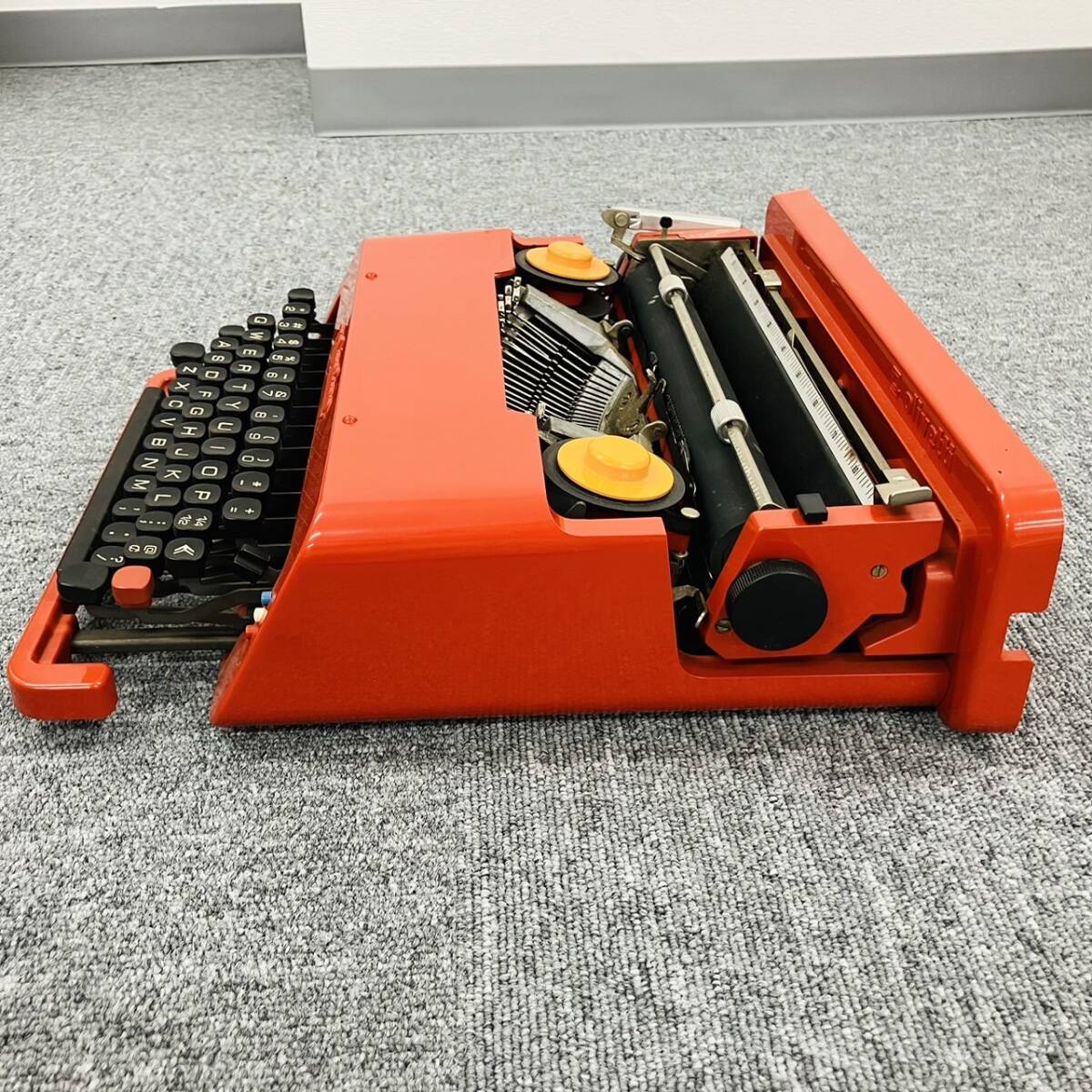 D016-SG2-286 Olivetti オリベッティ タイプライター ポータブル 計算機 バレンタイン 手動 機器 幅約34×縦約35×高さ約10cmの画像6