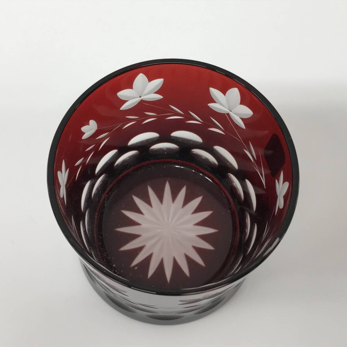 D123-H28-154 伝統硝子工芸 江戸切子 ロックグラス 約8×8.5cm 赤 和食器 ※箱付きの画像3
