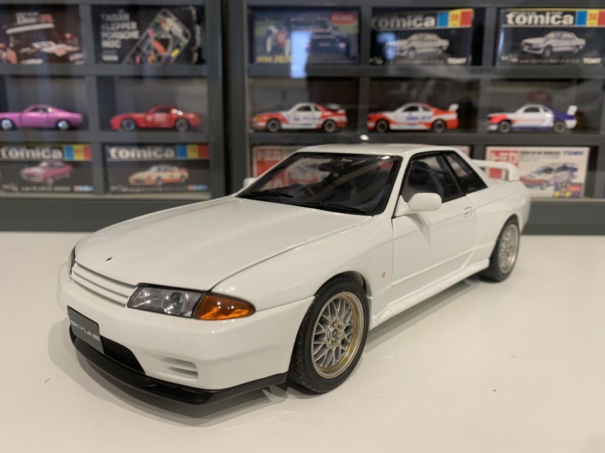 オートアート1/18 日産 スカイライン GT-R V SPECⅡ bnr32の画像2